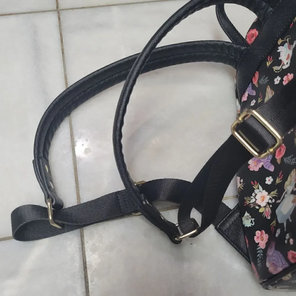 Disney Loungefly Women's Black Floral Print Zipper Around Backpack Rare HEART